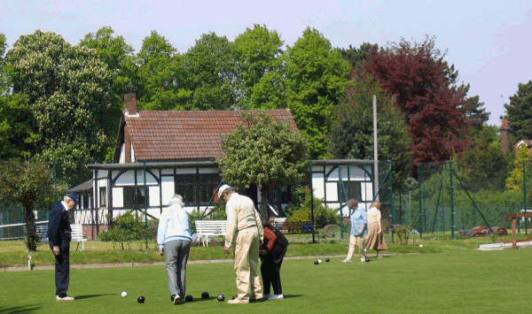 Bowlers on Green